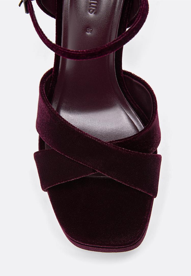 zapatos plataforma efecto terciopelo