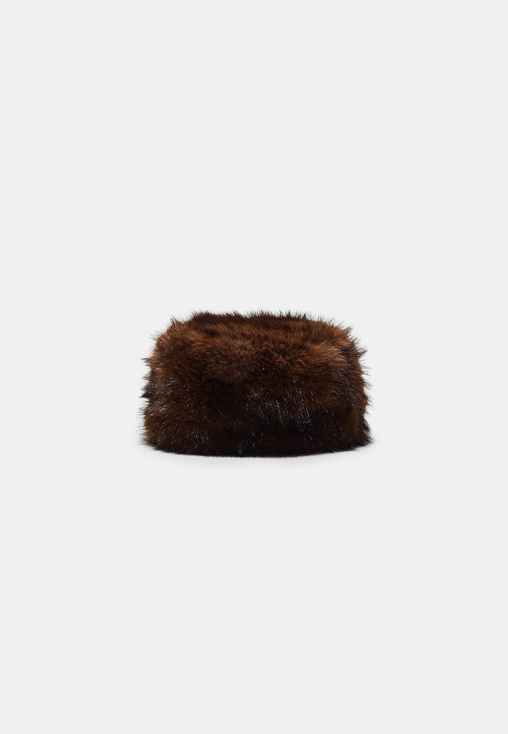 Bonnet rond fausse fourrure