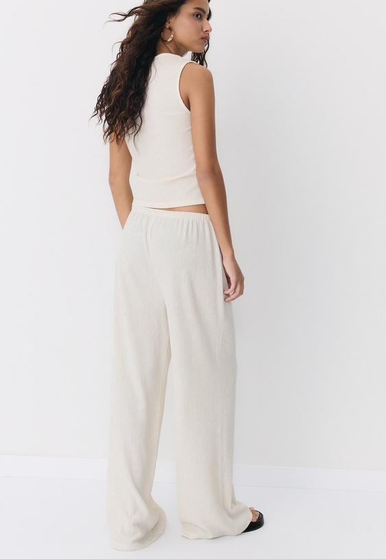 Stradivarius Straight-Leg Creased-Effect Trousers Vanilla M