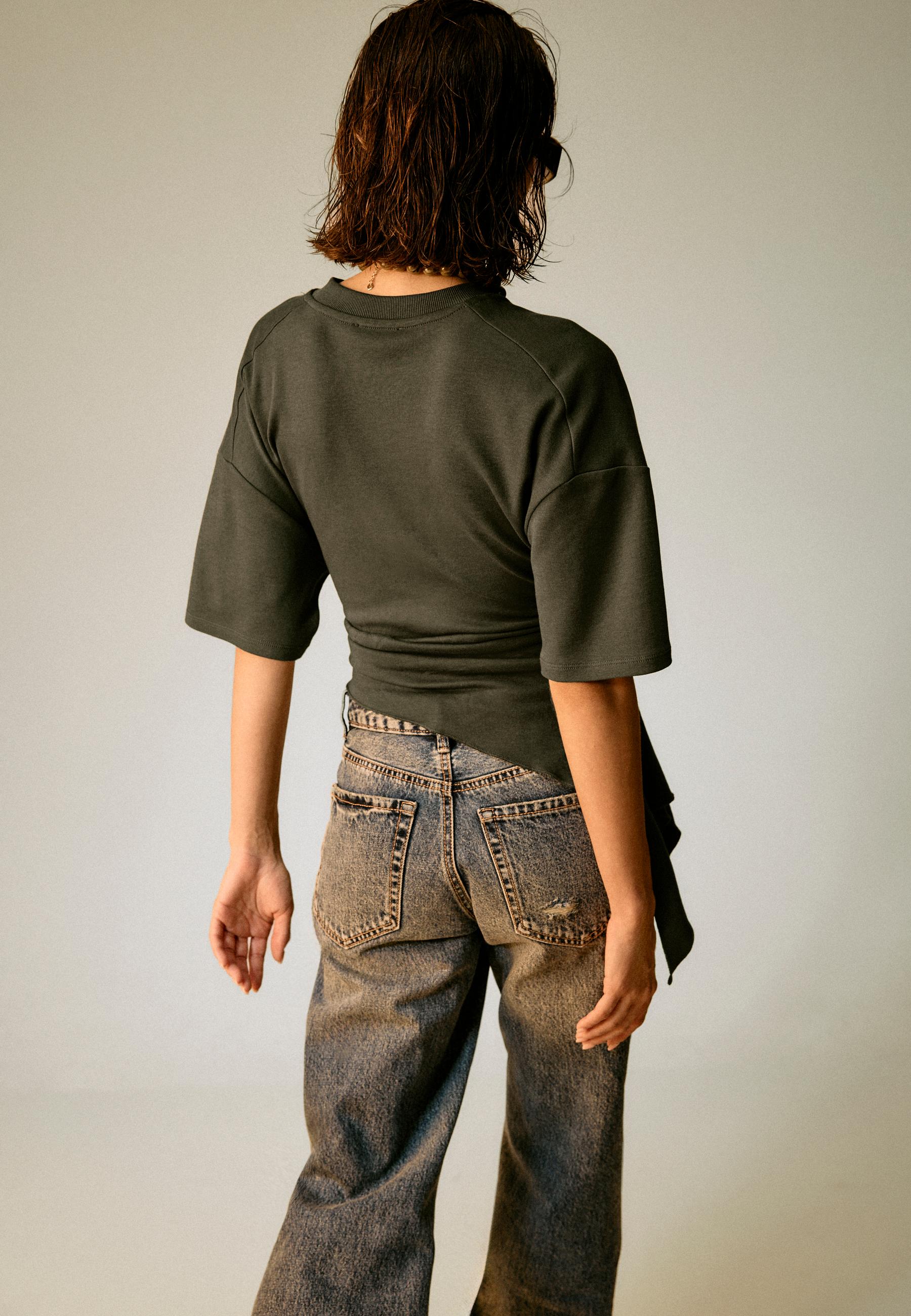 Asymmetric short sleeve T-shirt — Khaki