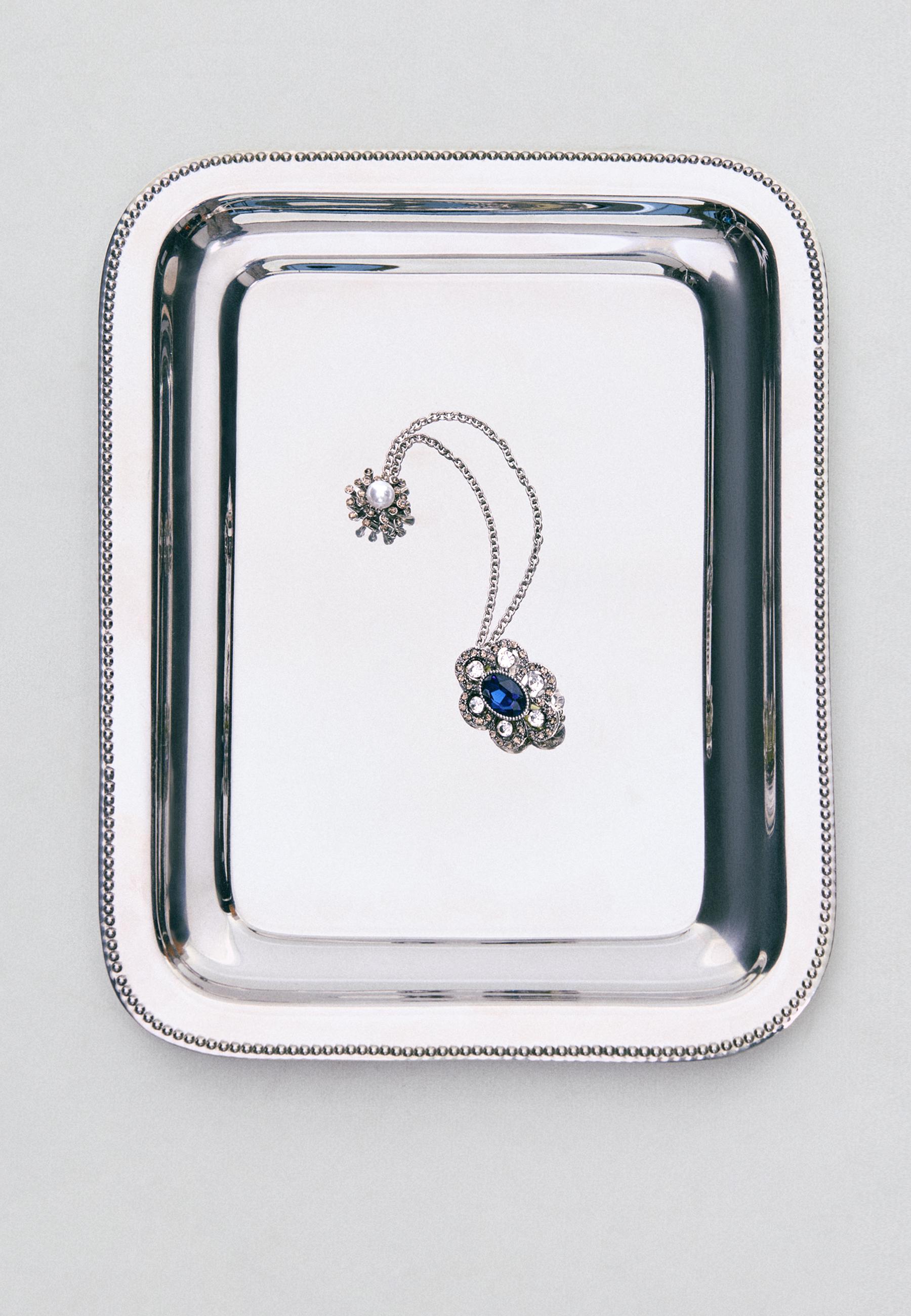 Jewelled chain brooch — Grey