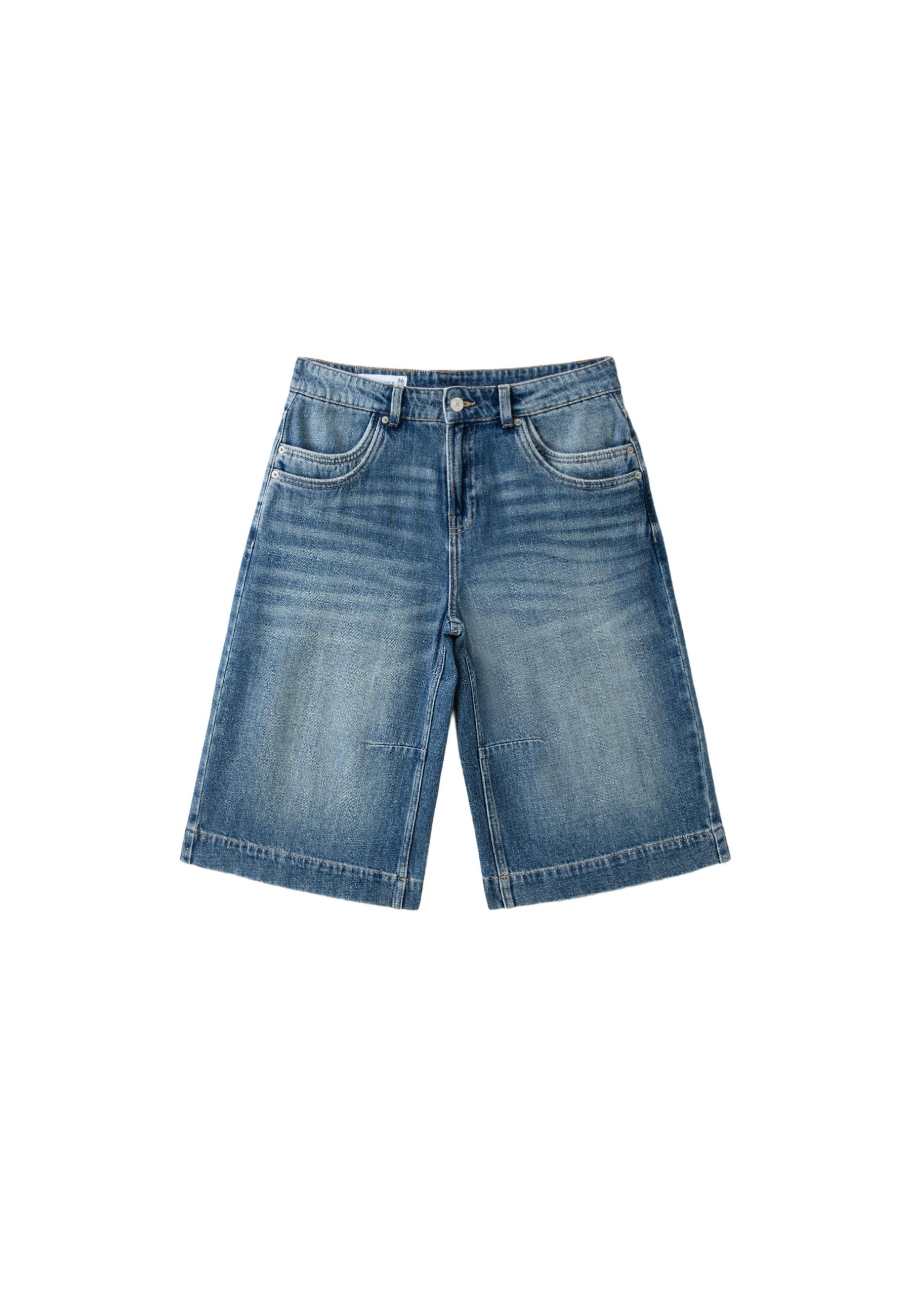 Wide-leg denim Bermuda shorts with maxi pockets — MEDIUM DENIM WASH