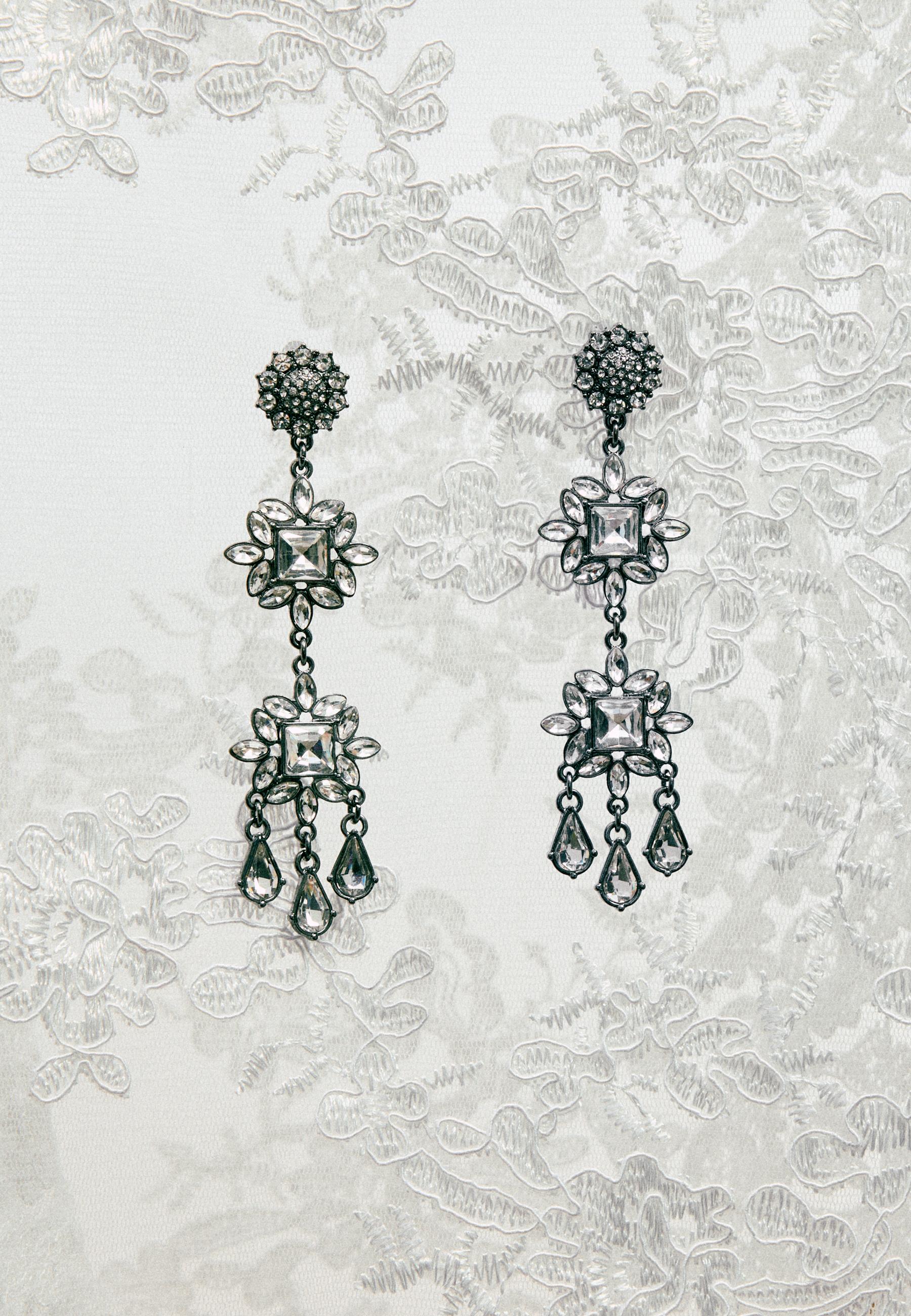 Long rhinestone drop earrings — Grey