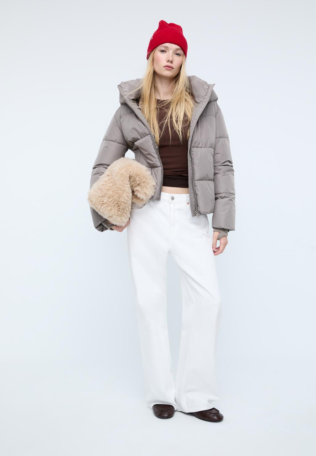 Osnovna prošivena jakna s kapuljačom