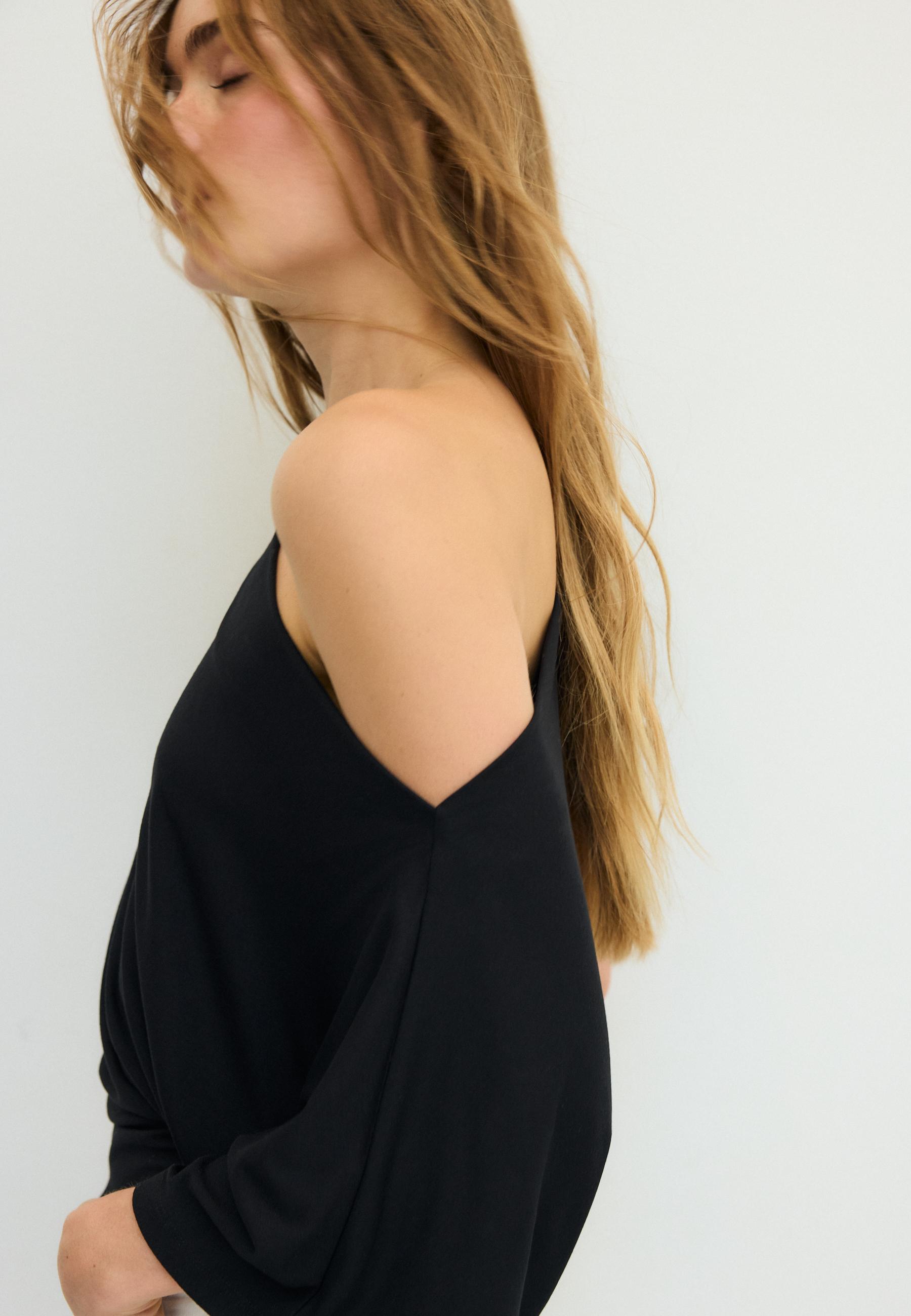 Basic Batwing Sleeve T-Shirt — Black