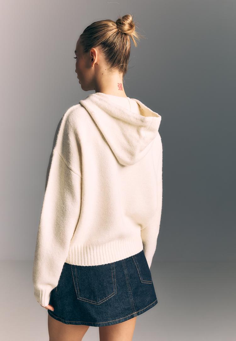 chaqueta de punto capucha efecto pelo