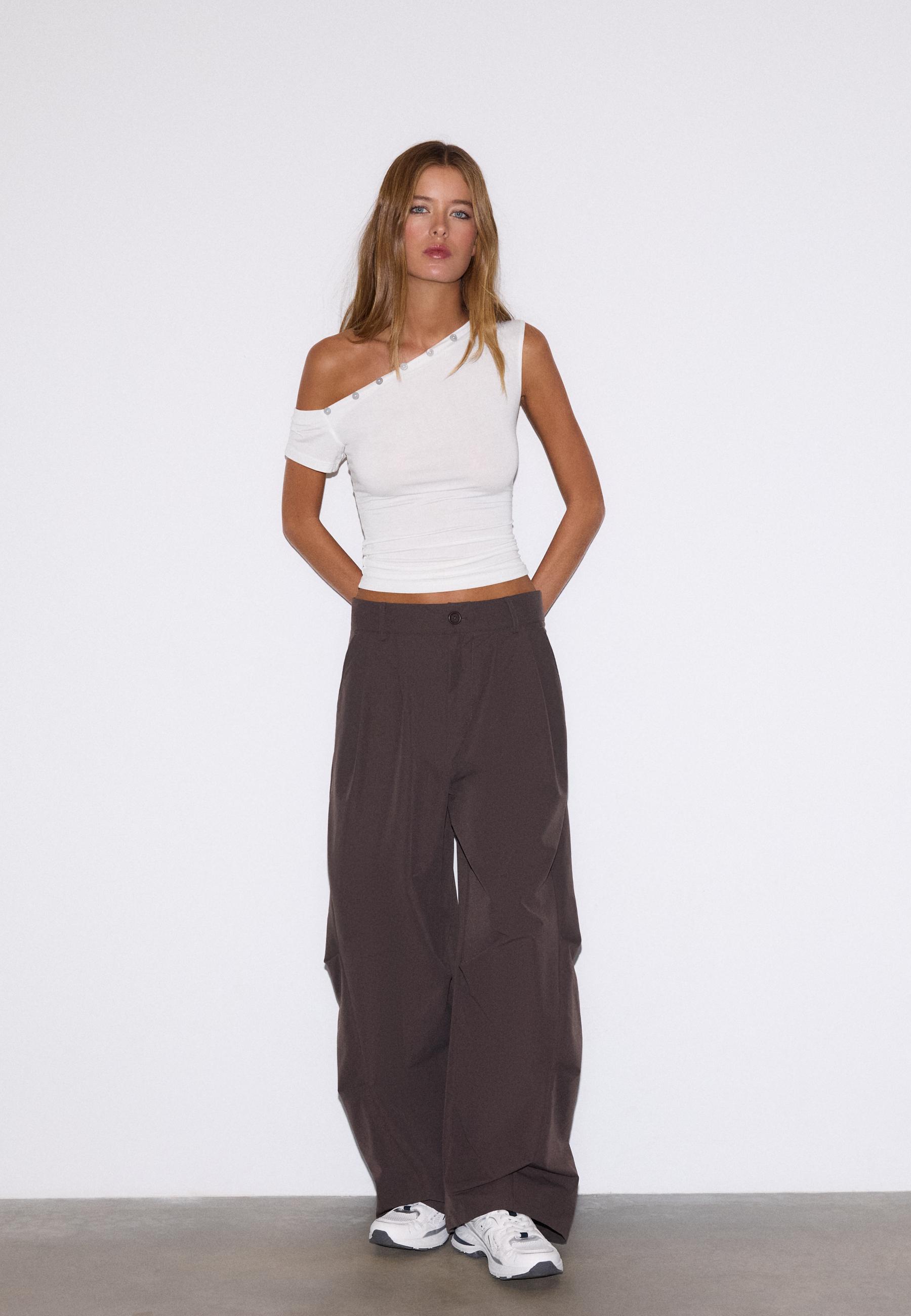 Asymmetric button T-shirt — Ecru