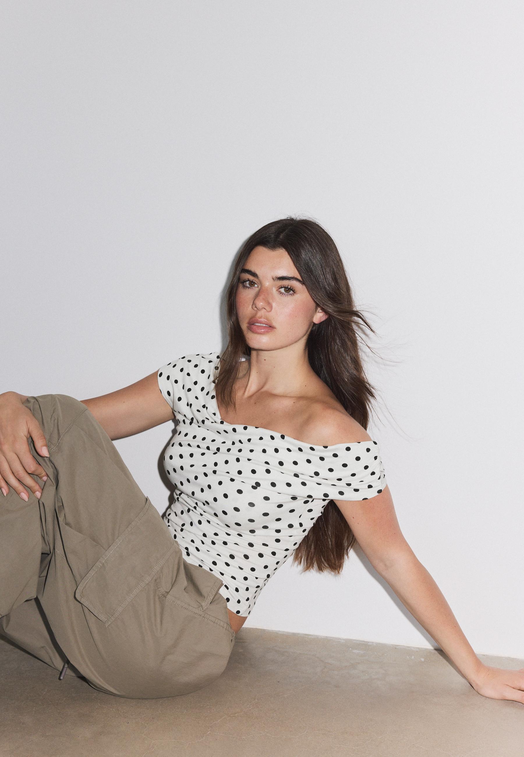 Çok yönlü kolsuz t-shirt