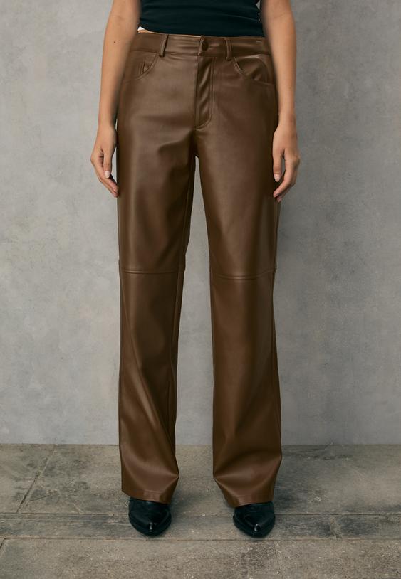 straight-hose-in-lederoptik