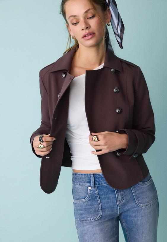 colbert met gegraveerde knopen