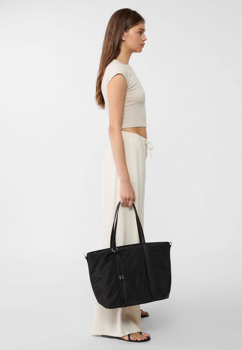 В’язана сумка-шопер із зав’язками