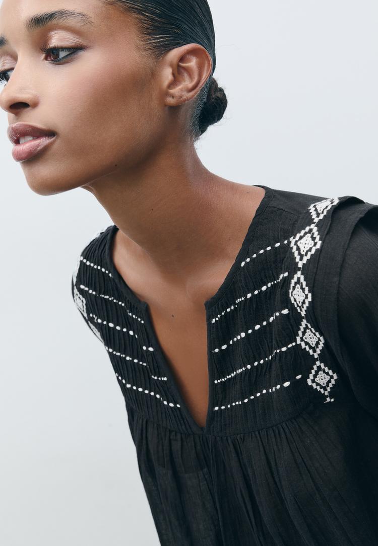 blusa fluida bordados
