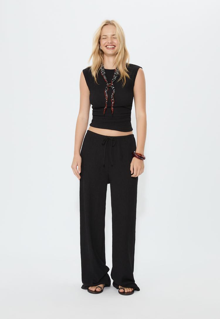 Stradivarius Tricou Mini Cu Mânecă Încrețită Și Textură Negru Xl