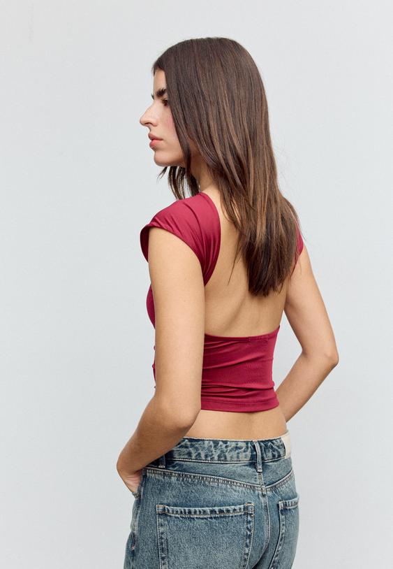 camiseta espalda descubierta