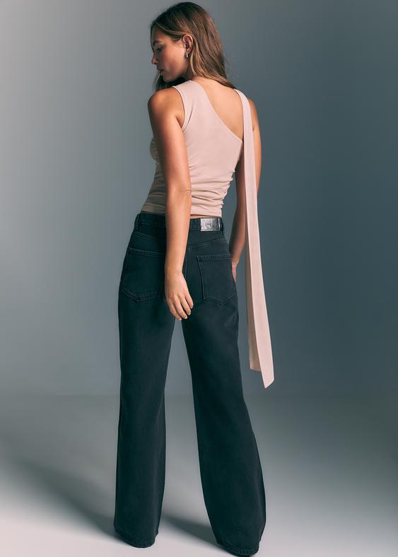 top asimmetrico in tulle con foulard