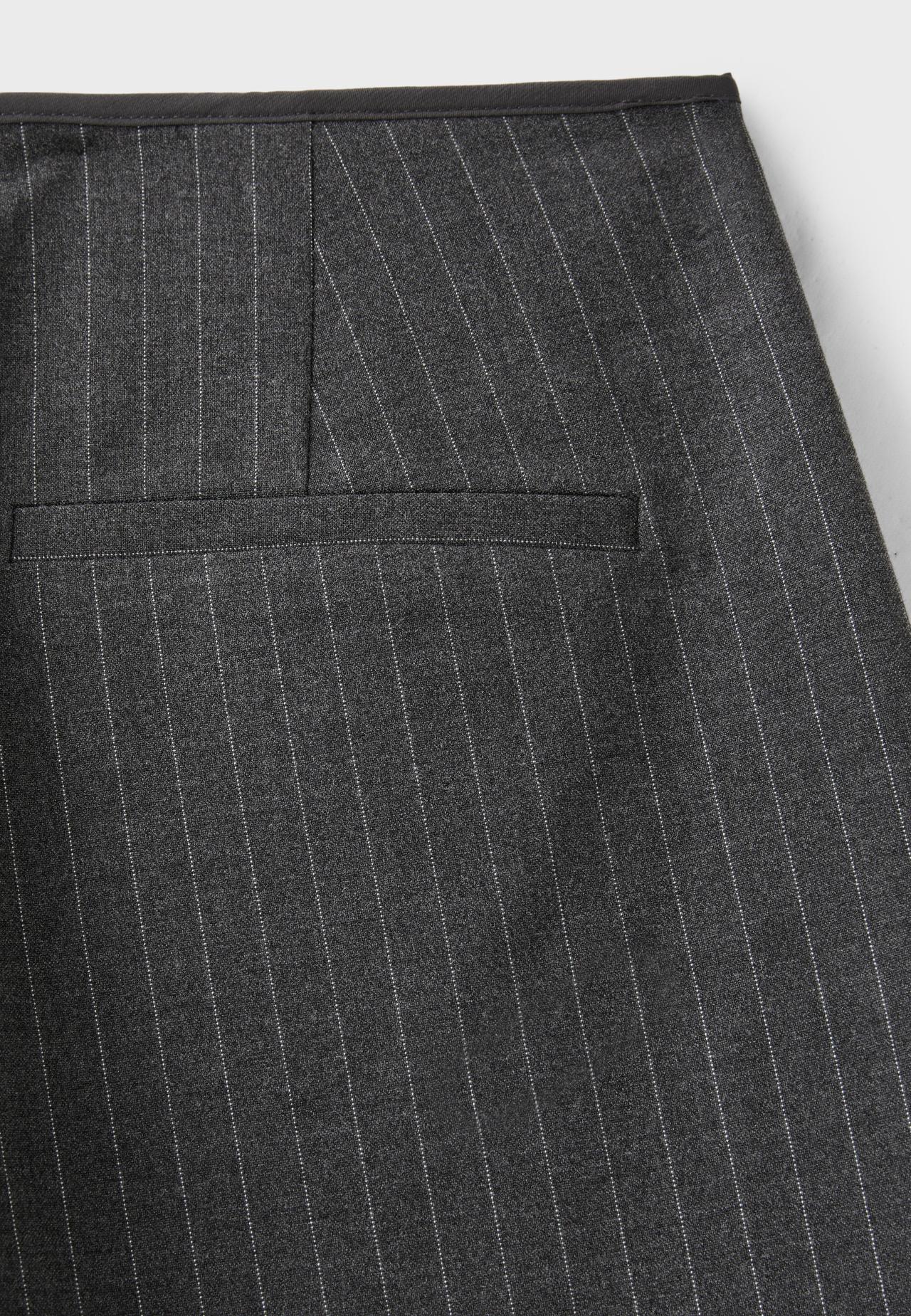Striped smart capris — Dark grey