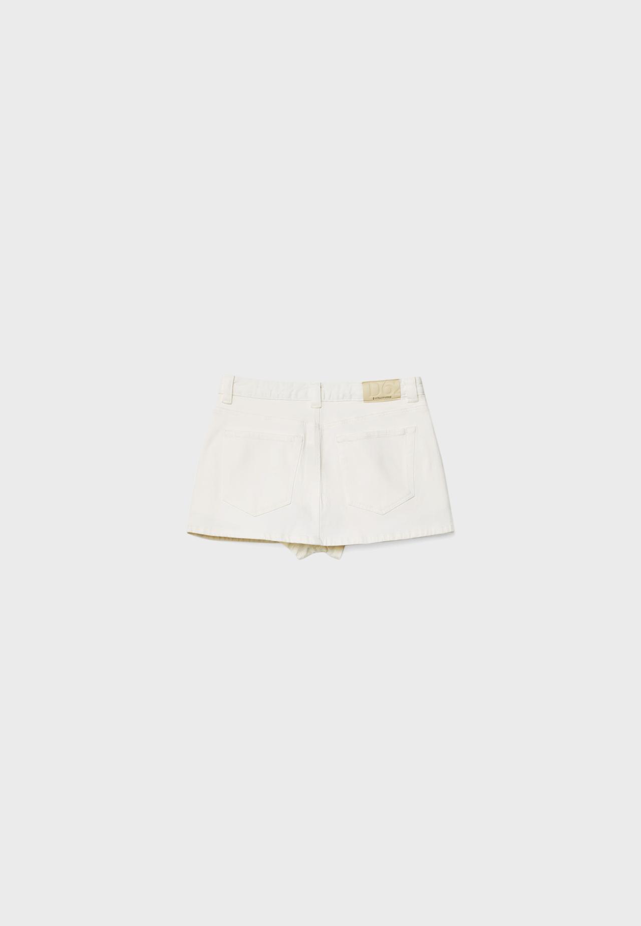 D62 denim skort — White