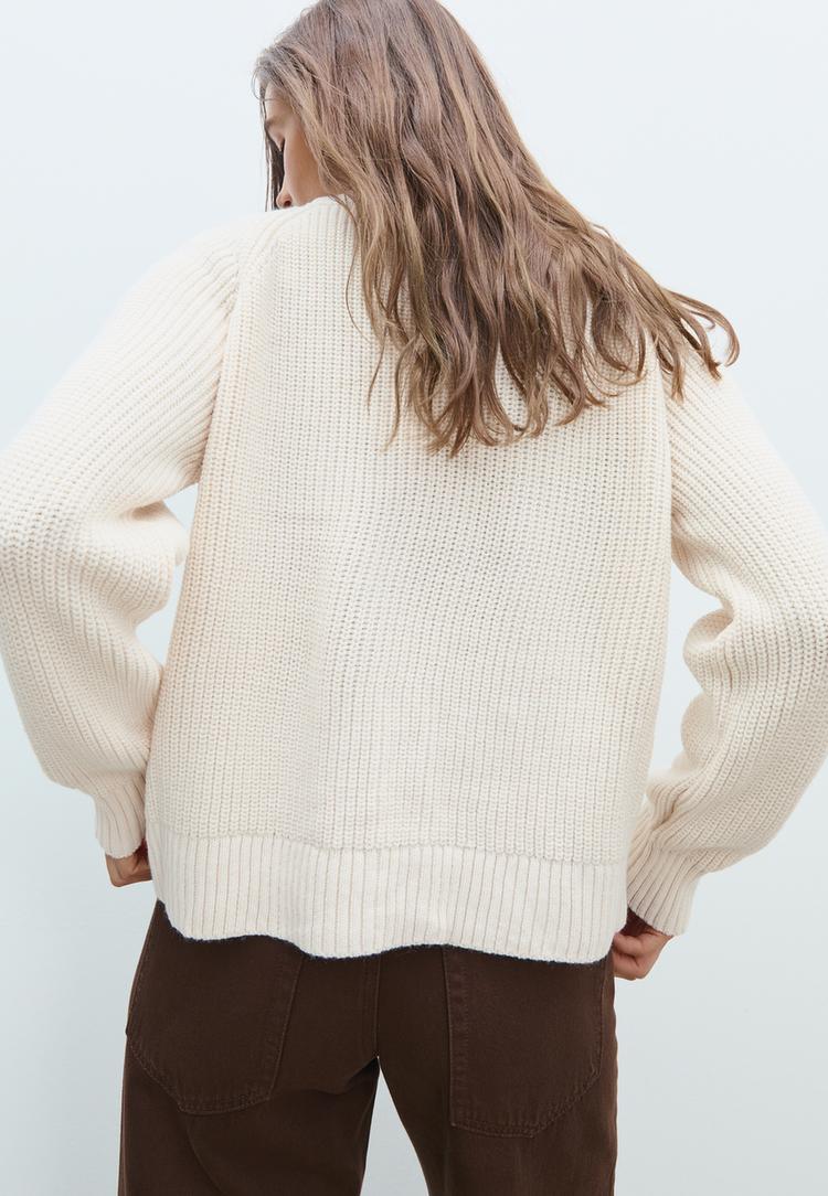chaqueta botones punto bordado