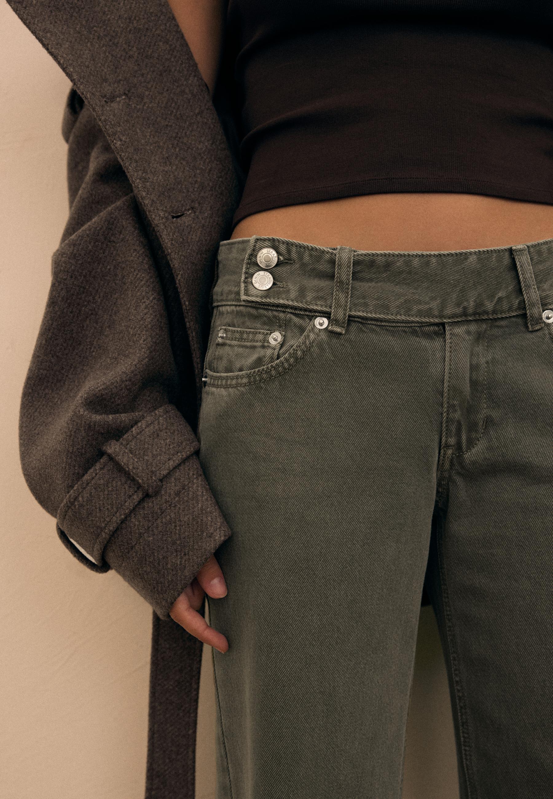 Stradivarius Çekiç askı detaylı düşük bel straight jean