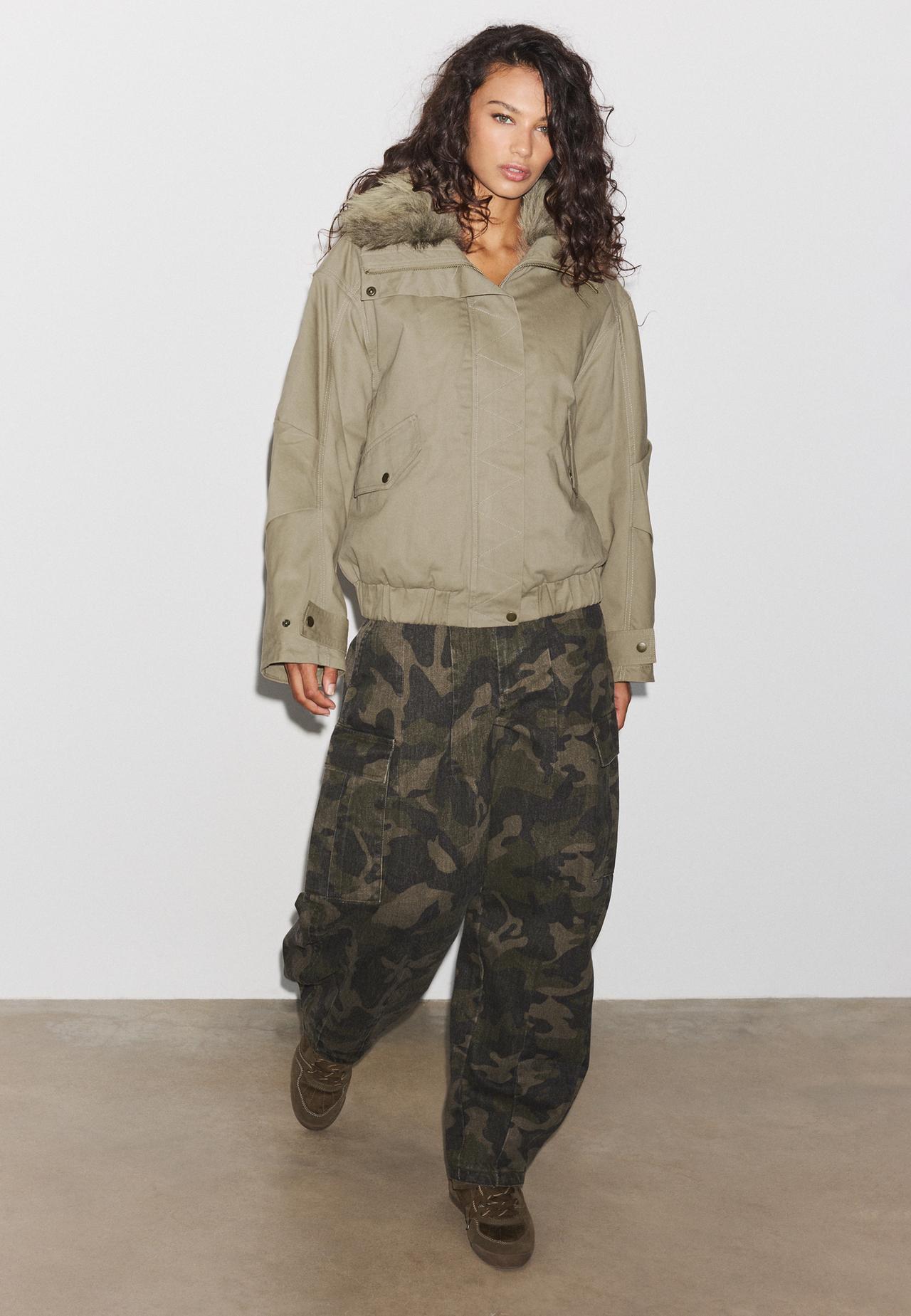 Faux fur collar jacket — Stone