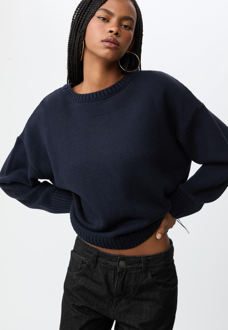crew neck knit sweater