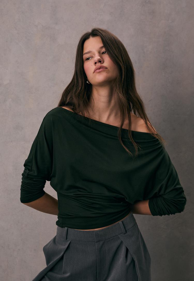 camiseta asimetrica modal