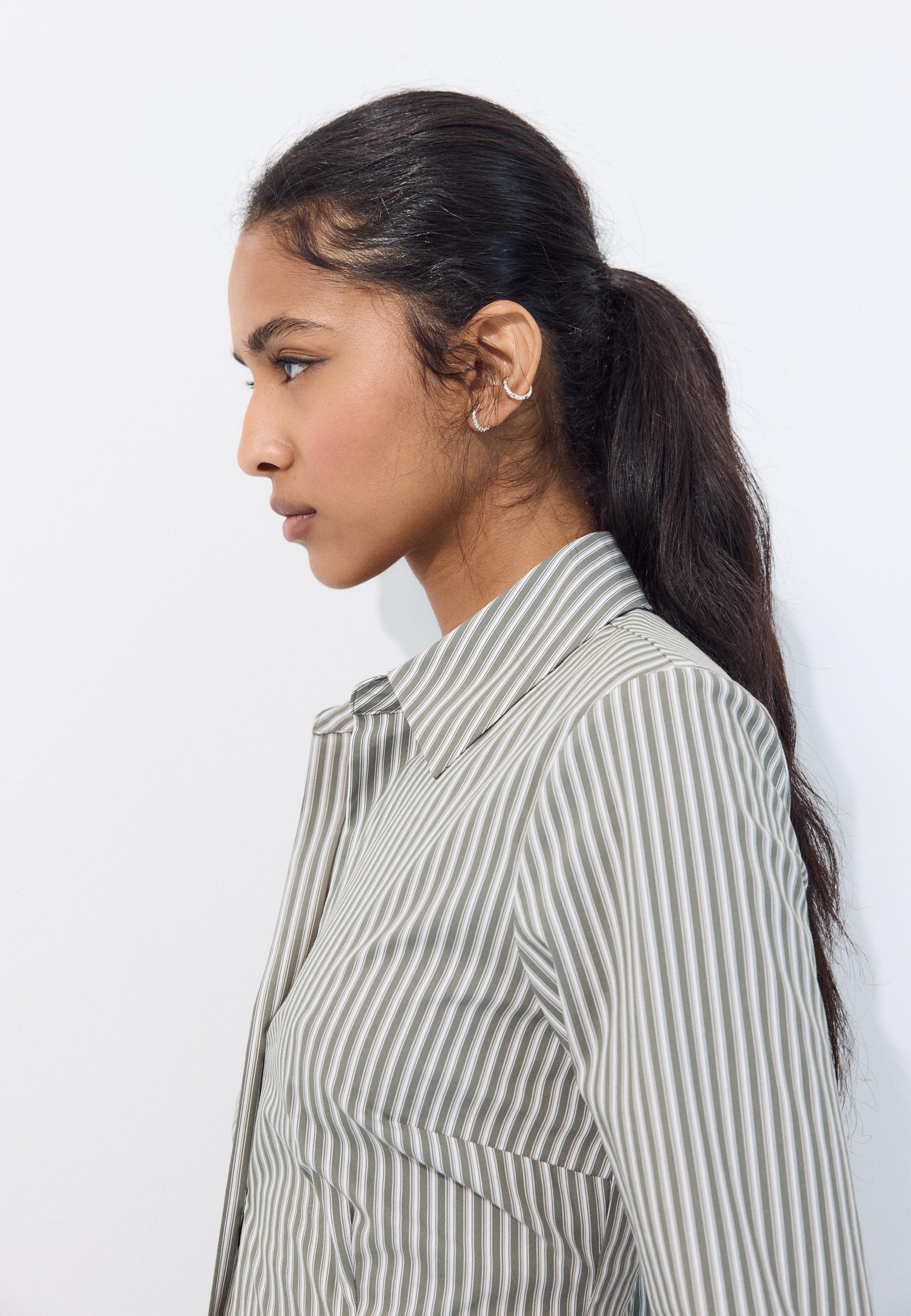 Fitted basic shirt — Khaki