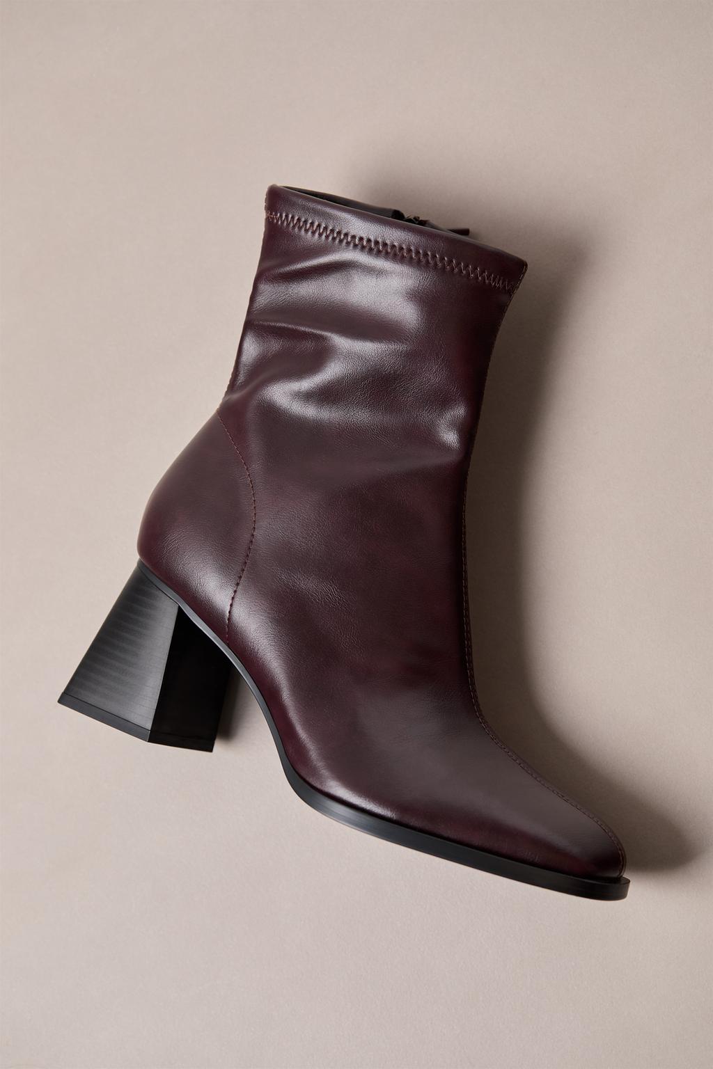 Stiefeletten mit breitem Absatz