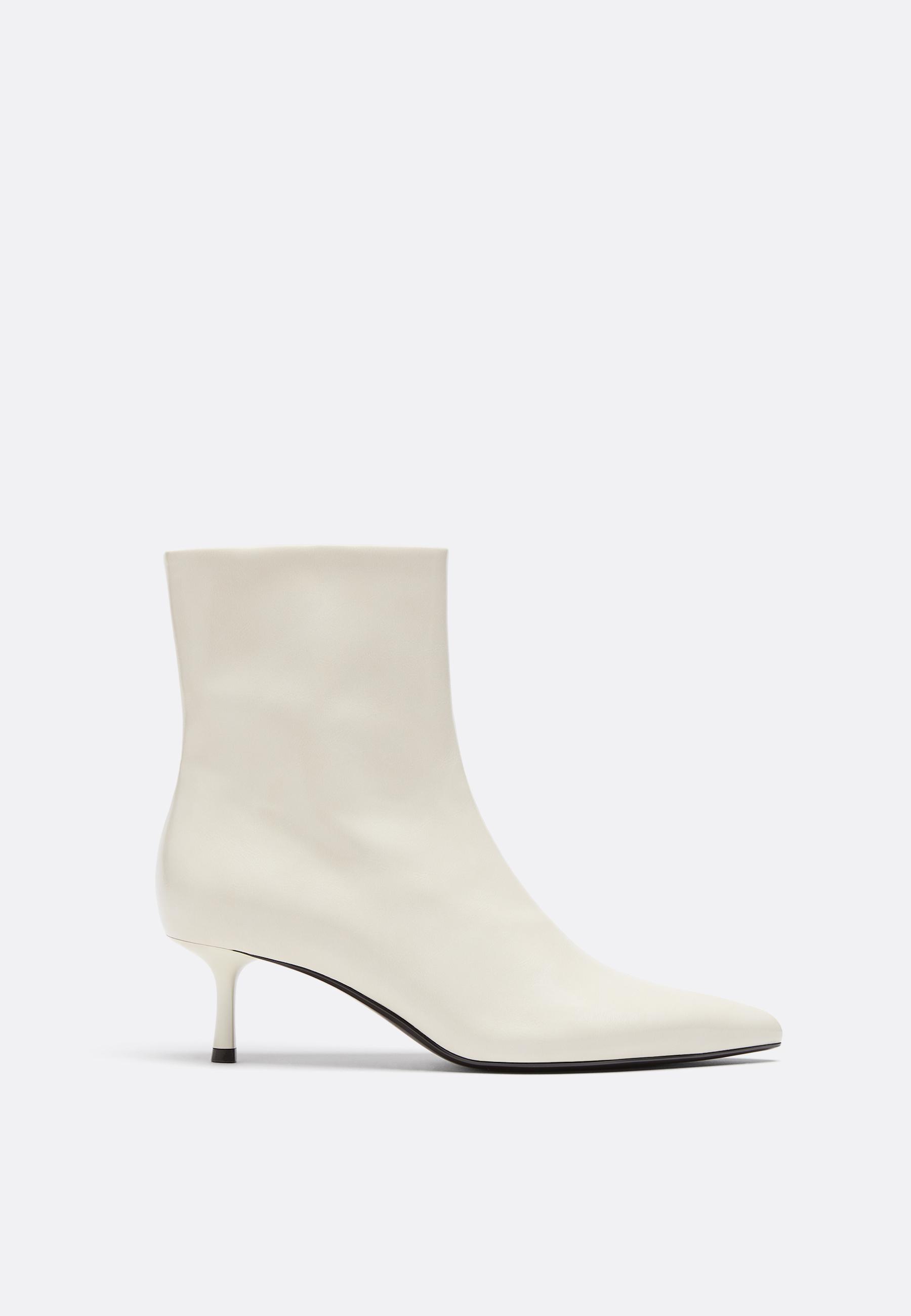 Stradivarius Μποτίνια Με Kitten Heel Και Όψη Δέρματος Εκρού 40