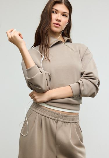 Yumuşak dokulu yan fermuarlı sweatshirt - Görsel 18