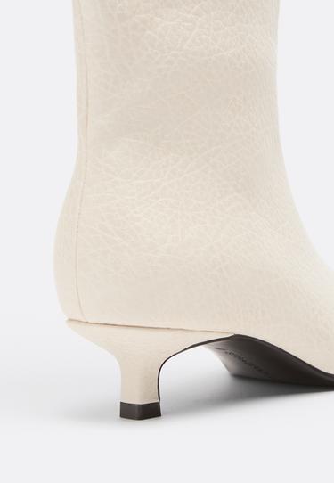 Kitten heel boots — ECRU 3