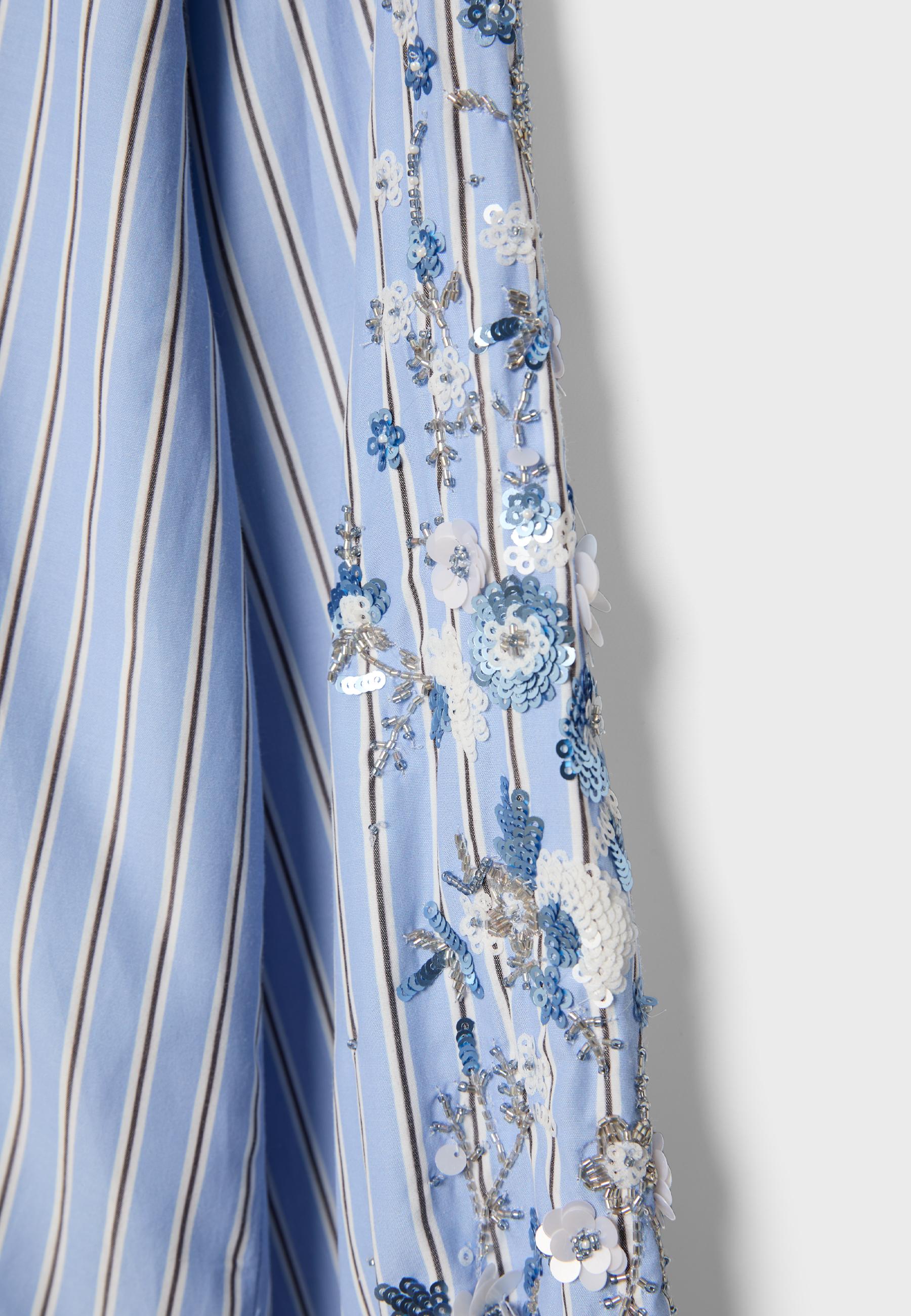 Embroidered sleeve shirt — Sky blue