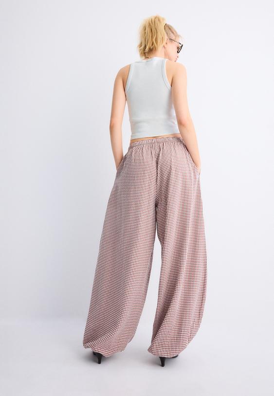 pantaloni ampi in popeline