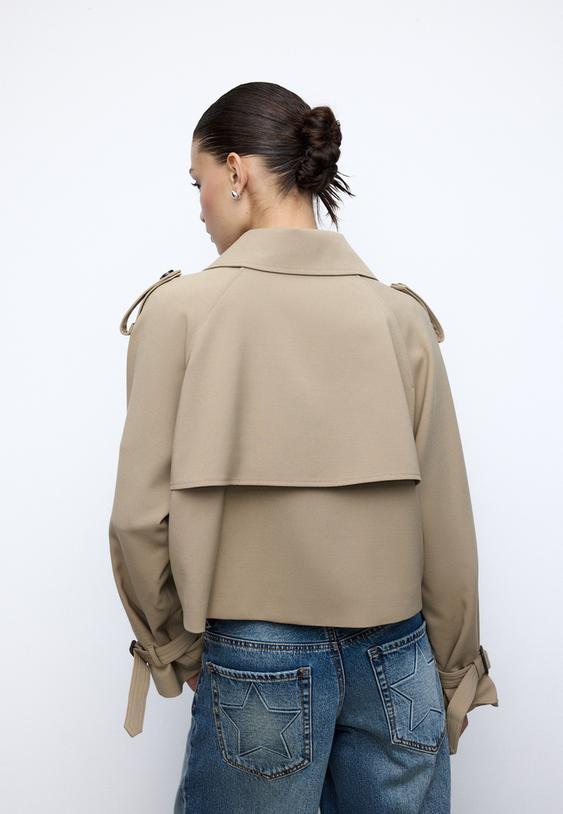 trench fluida corta vestir