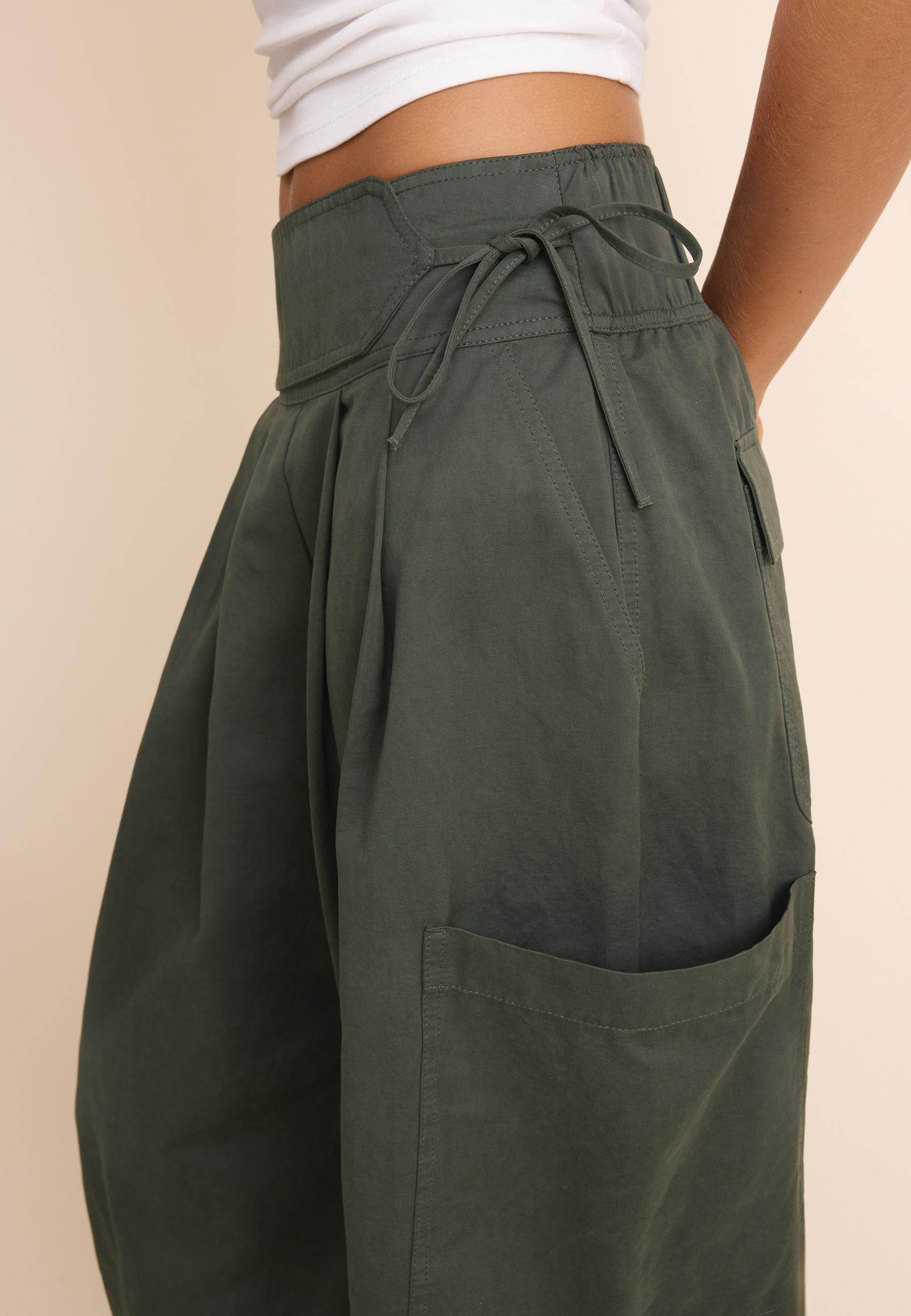 Voluminous cargo trousers with tie detail waist — 0-526
