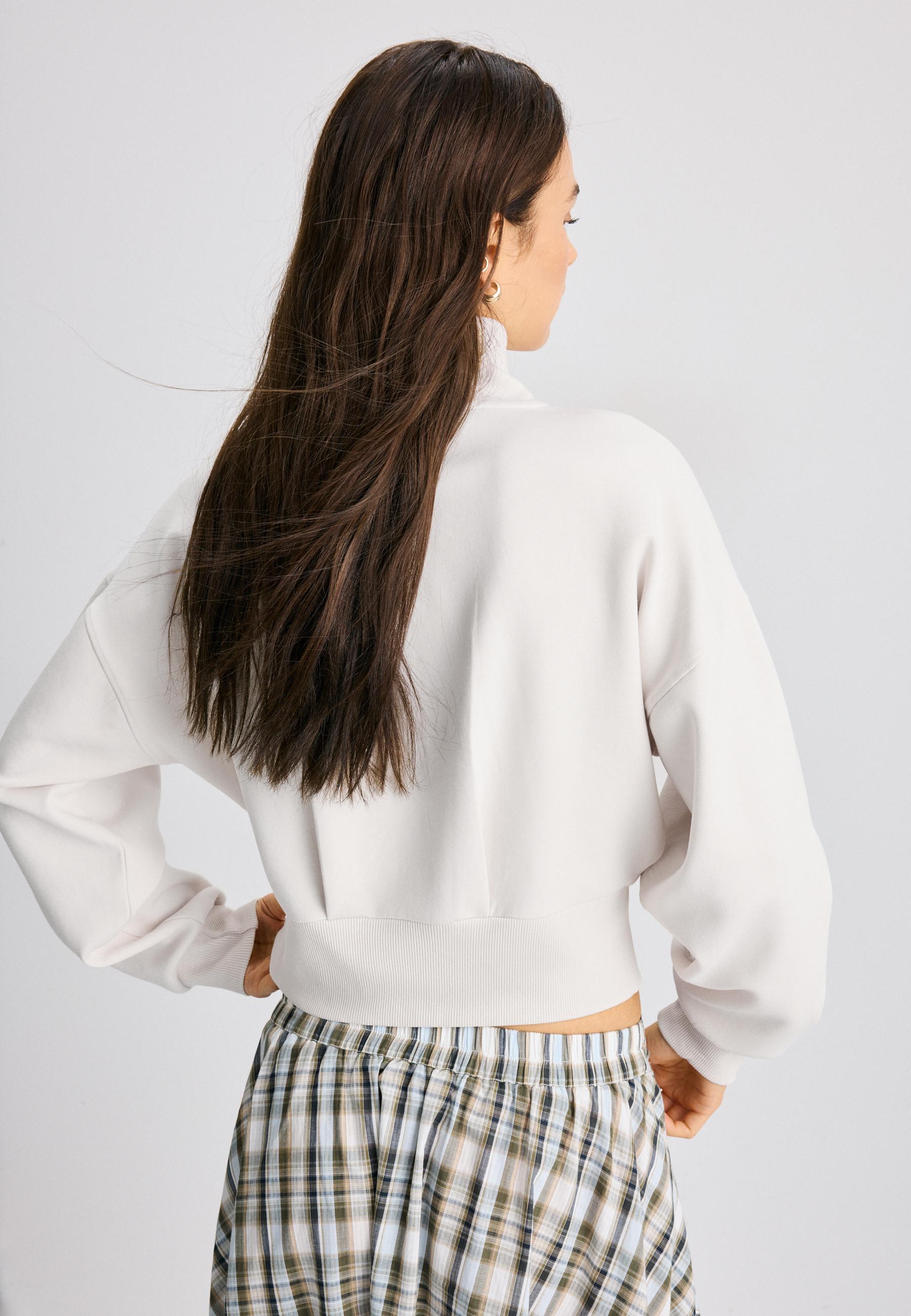B10 Zip-up sweatshirt with collar — Vanilla