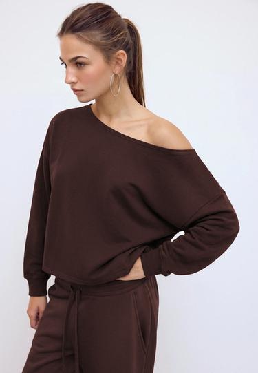 Soft-touch off-the-shoulder sweatshirt — Brown 1