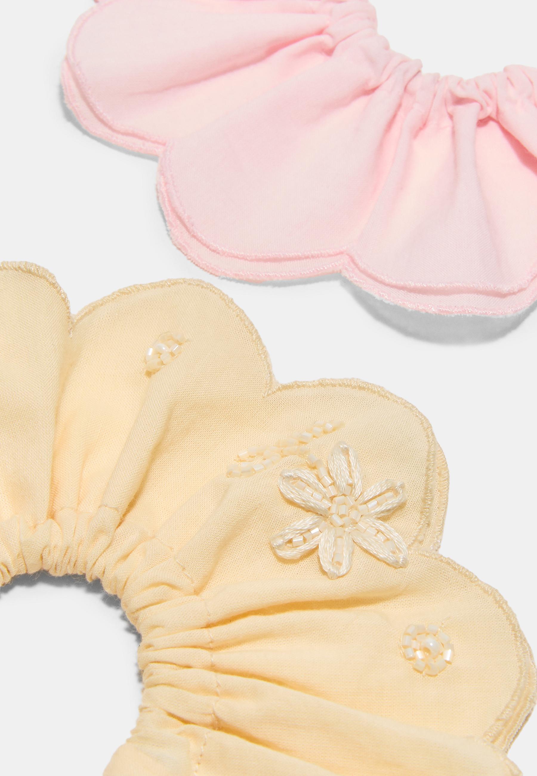 Set of 2 embroidered scrunchies — Ecru