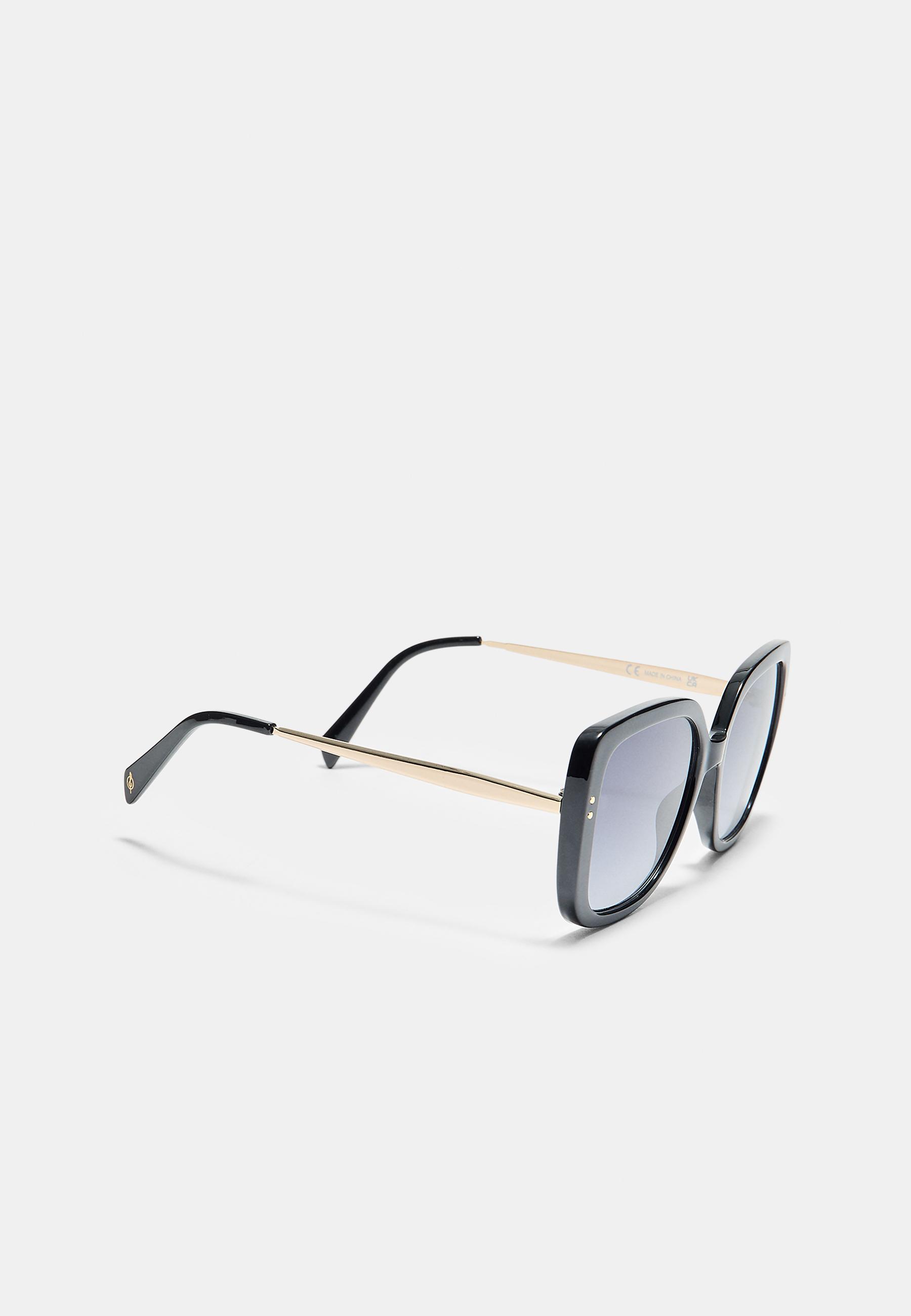 Large square sunglasses — Black