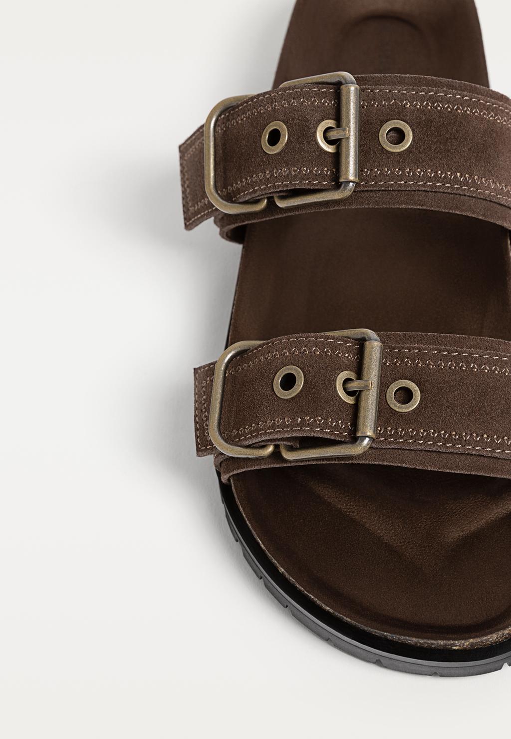 Flache Sandalen aus Leder