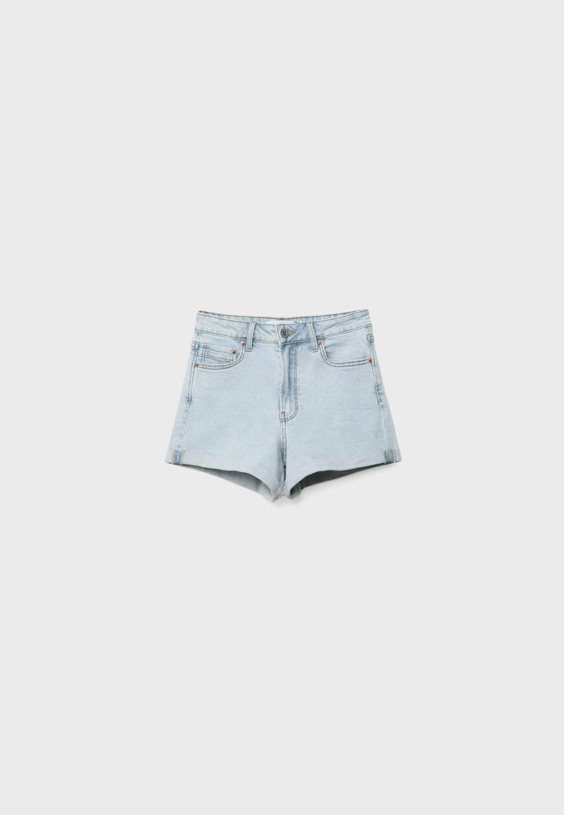 D85 Short mom slim Stradivarius España