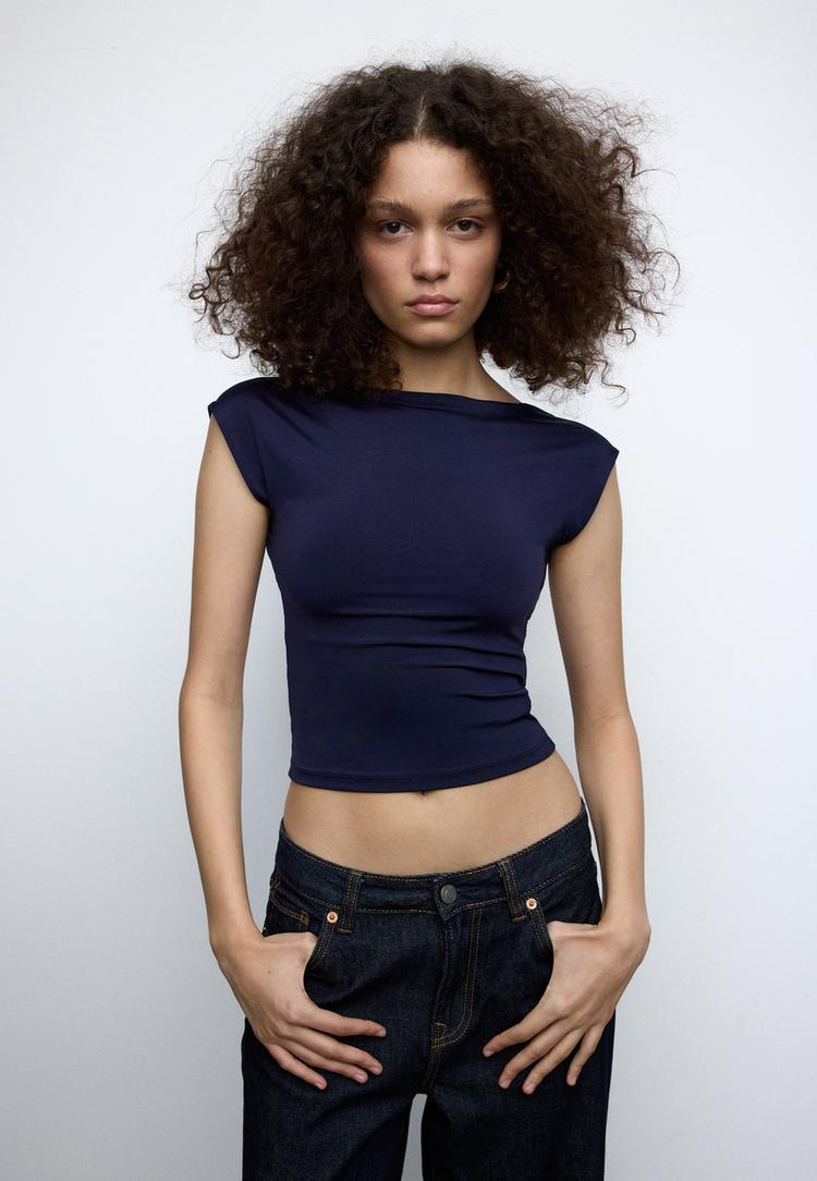 tshirt-mit-freiem-rucken