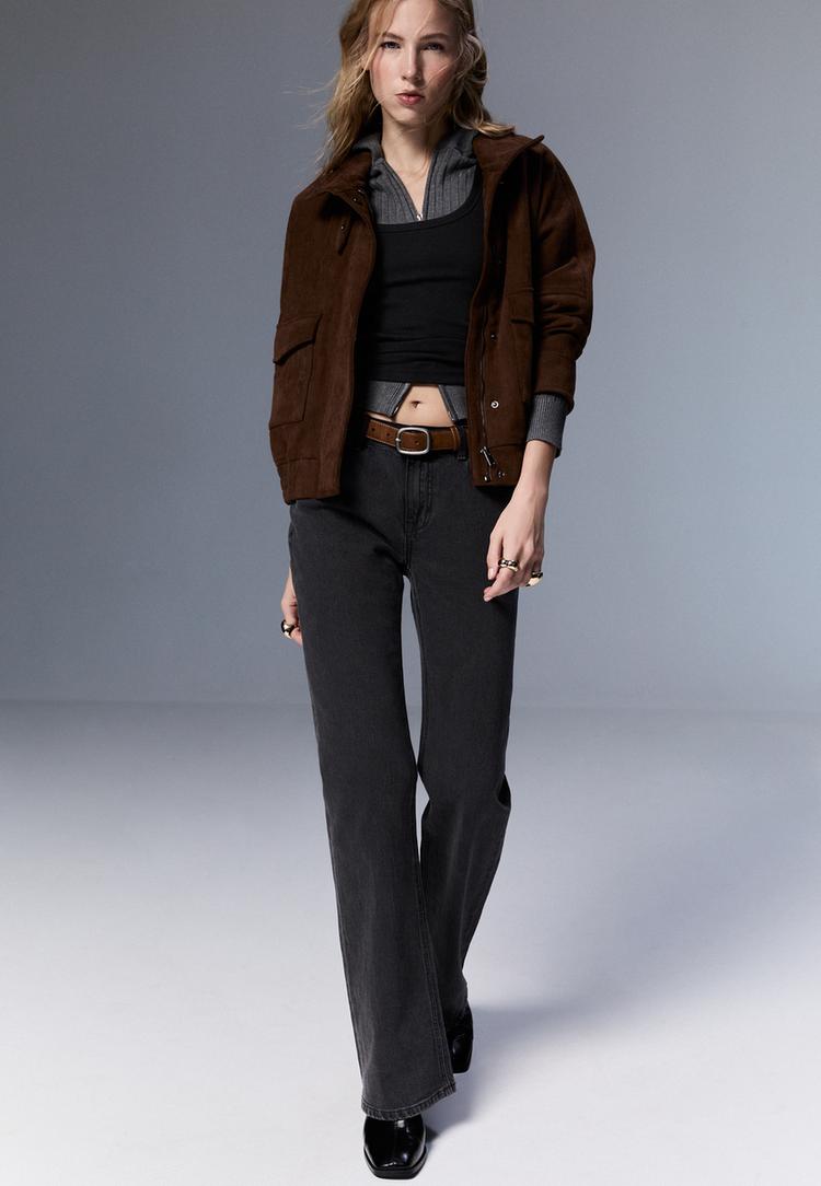 d68-bootcutjeans-mit-gurtel