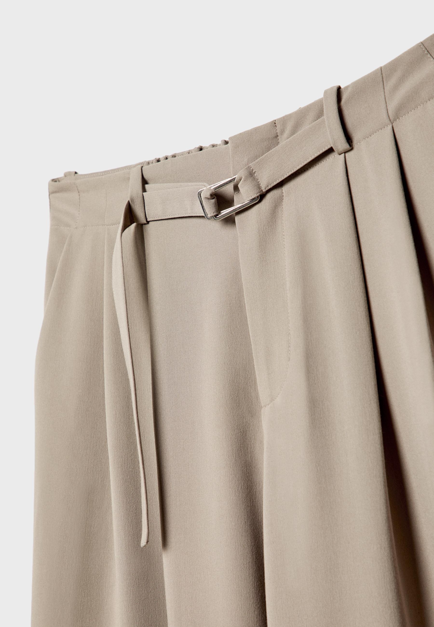Wide-leg trousers with buckle detail — Brown