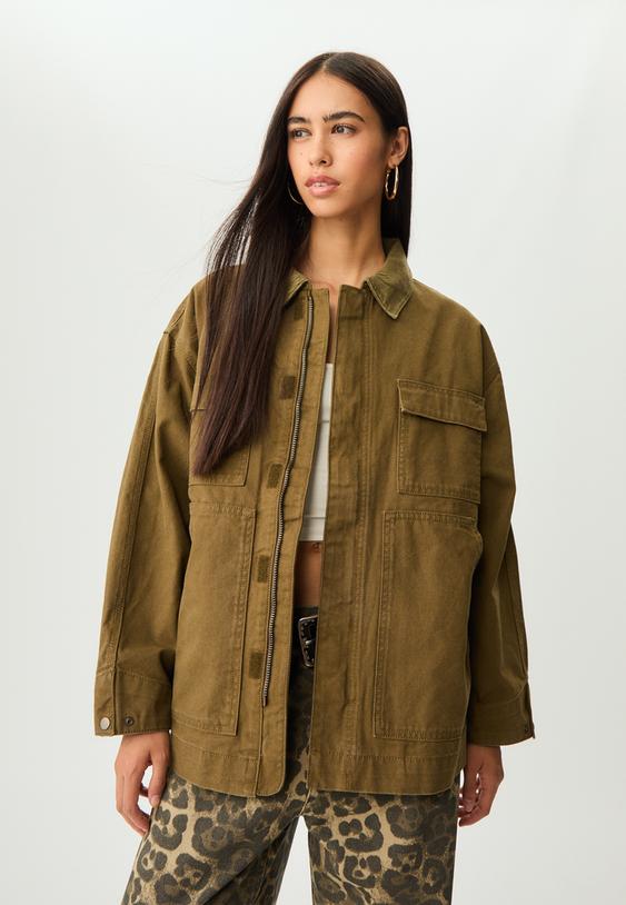 kombinierte-jacke-mit-taschen