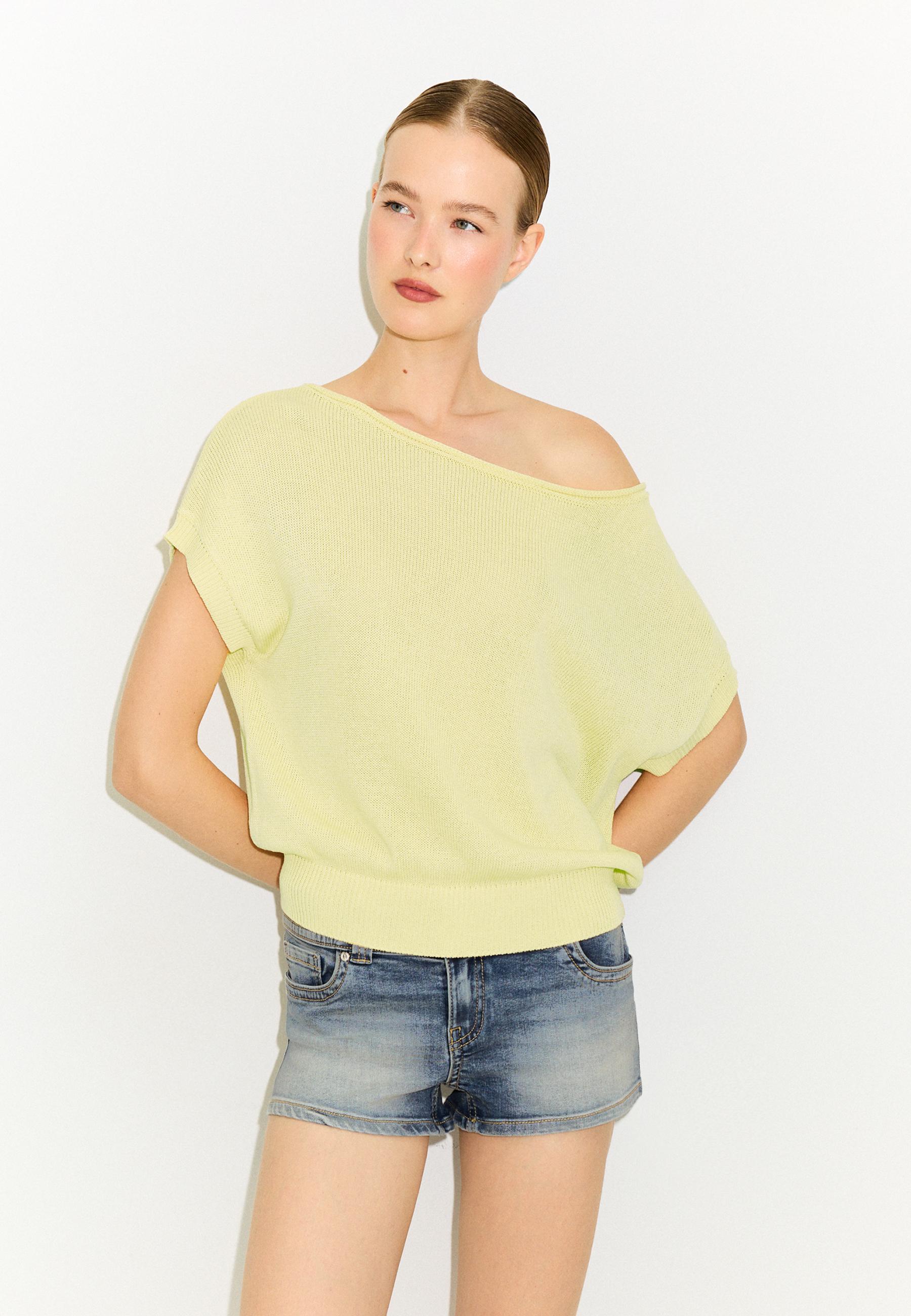 Rustic knit boat neck top — Pastel yellow