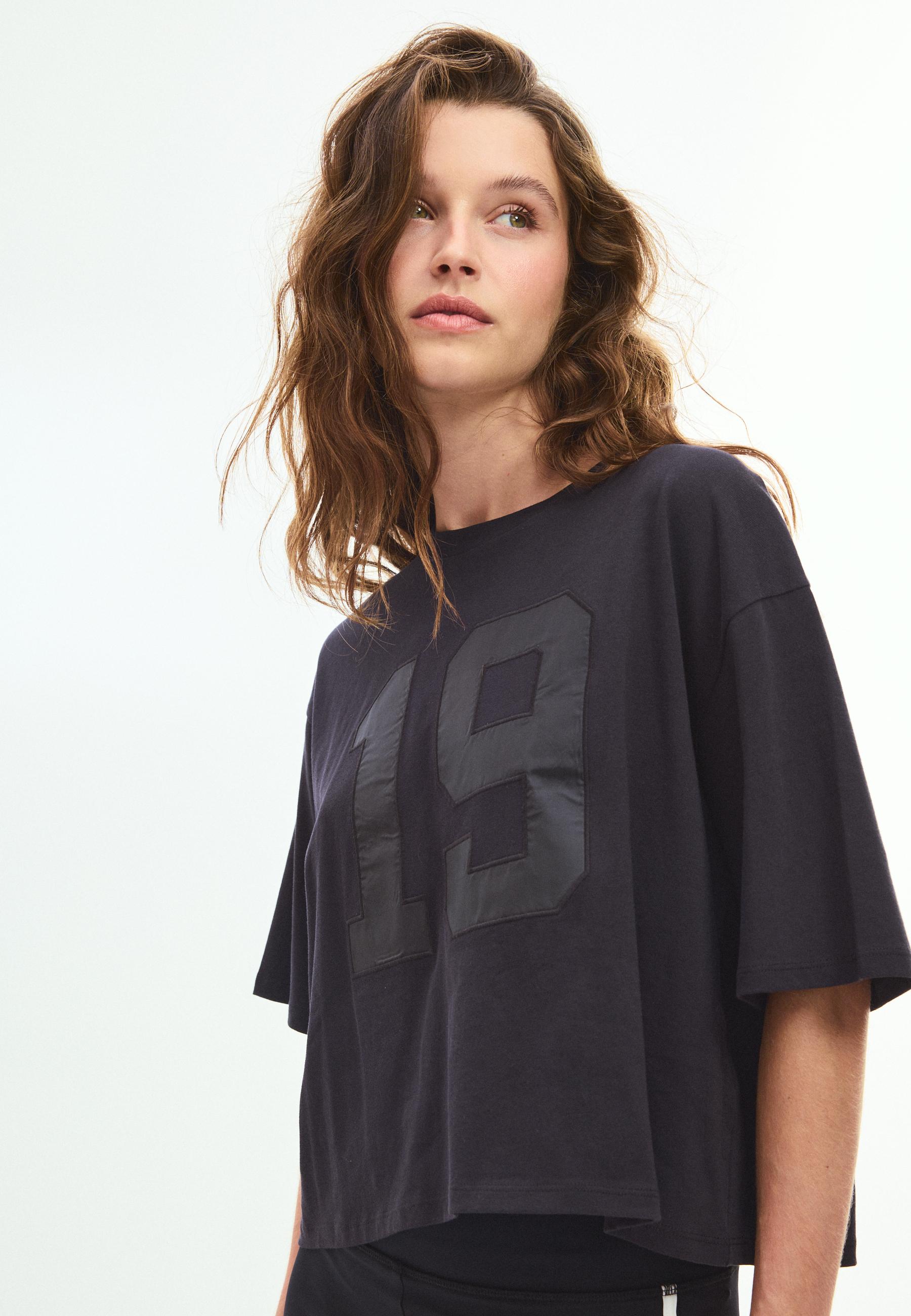 Embroidered T-shirt — Black