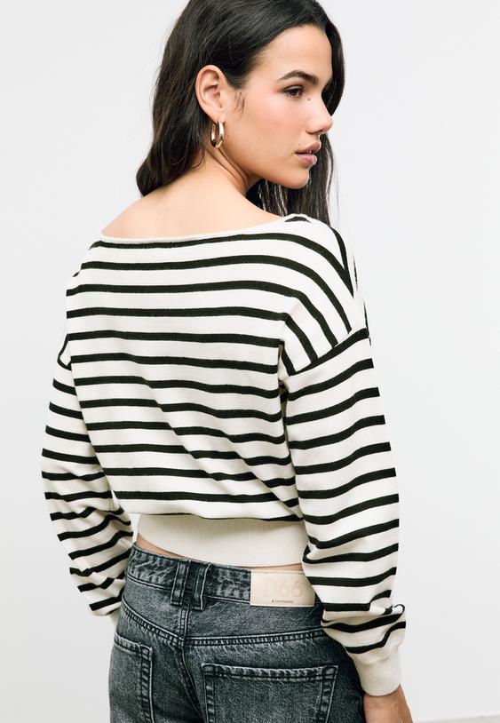 Stradivarius Asymmetric Knit Sweater Ecru M