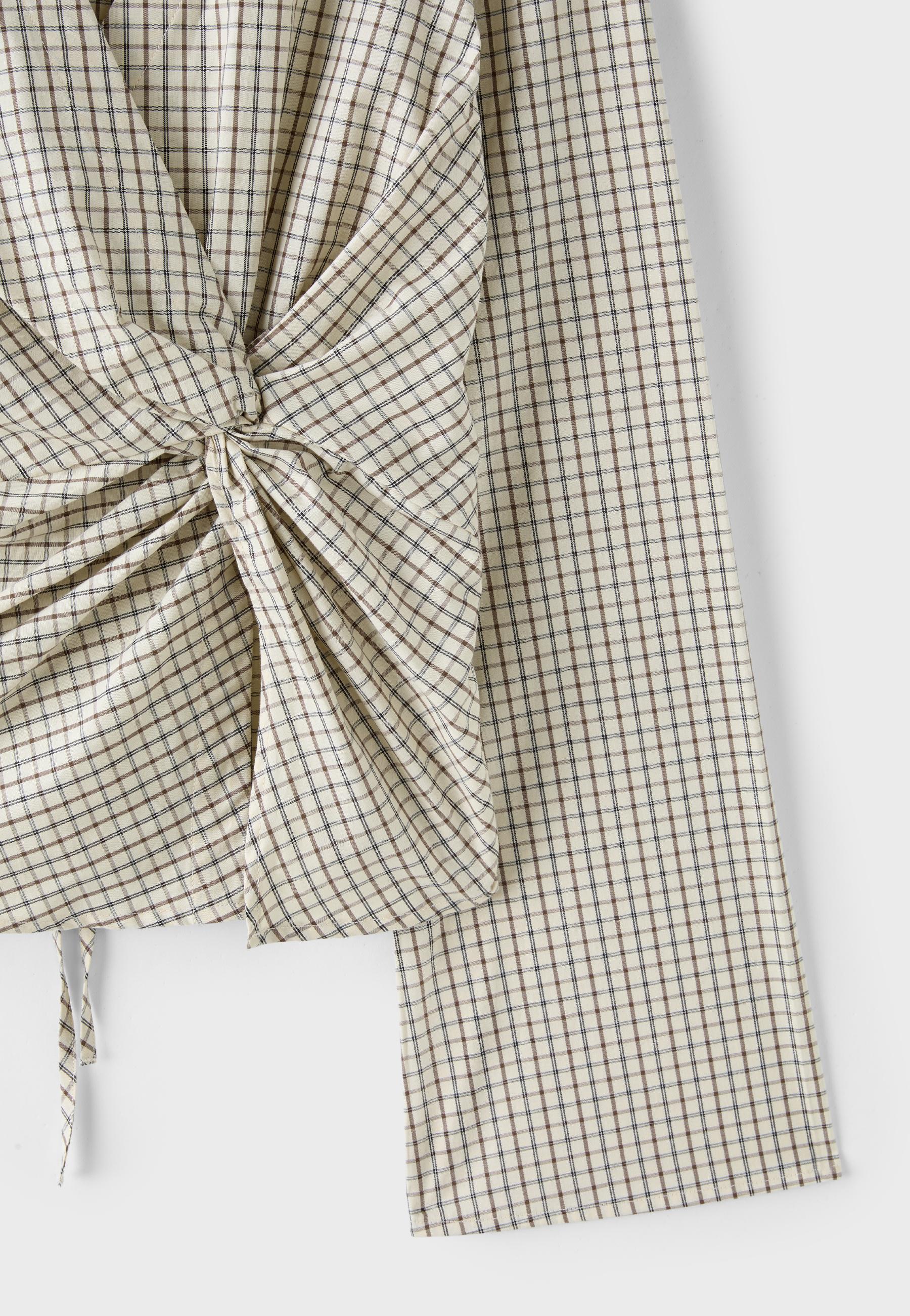 Fitted knot shirt — Vanilla