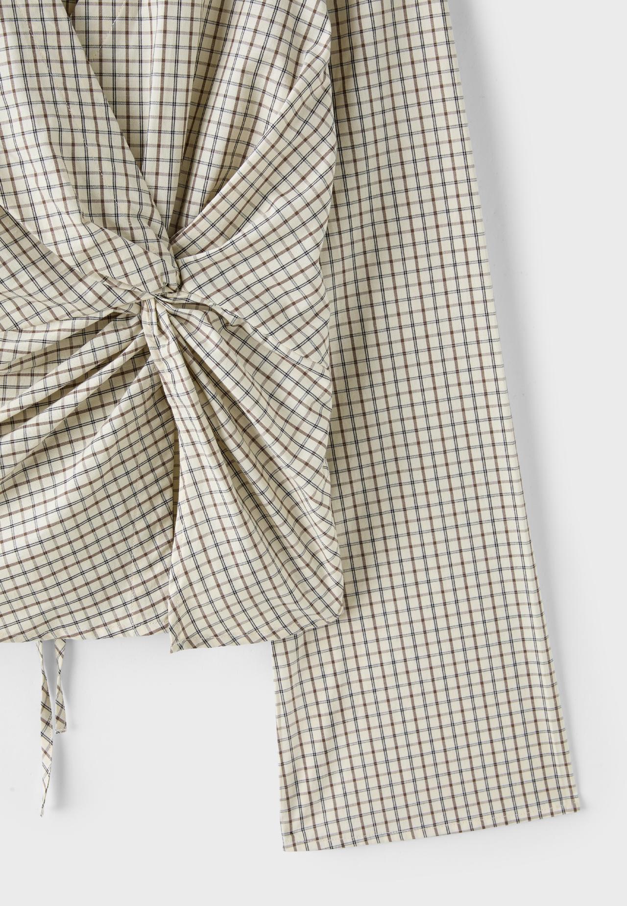Fitted knot shirt — Vanilla
